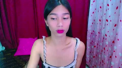 urloverjasmine_xx online show from July 25, 2026, 12:58 pm
