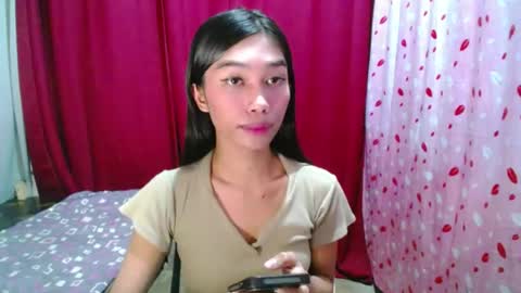 urloverjasmine_xx online show from July 28, 2026, 8:52 pm