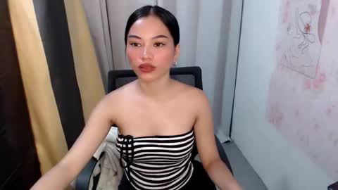urpinay_christinexx online show from April 13, 2026, 4:29 am