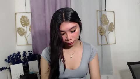 urpinay_sandra69 online show from April 15, 2026, 11:06 am