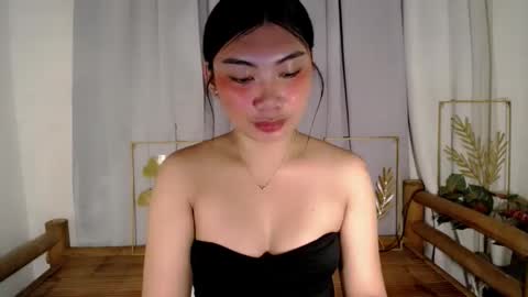 urpinay_sandra69 online show from May 18, 2026, 5:08 pm