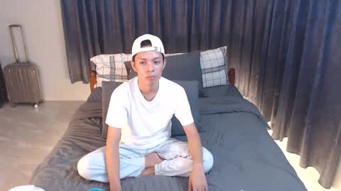 Snapshot of urpinoyasianx chatting on January 20, 2025, 3:39 pm Mel online show from January 20, 2025, 3:39 pm