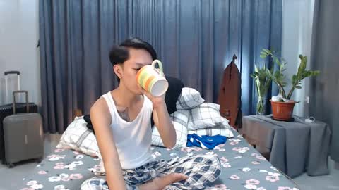 Snapshot of urpinoyasianx chatting on February 25, 2025, 9:24 pm Mel online show from February 25, 2025, 9:24 pm