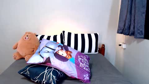 Snapshot of urpinoyasianx chatting on November 10, 2025, 11:59 pm Mel online show from November 10, 2025, 11:59 pm