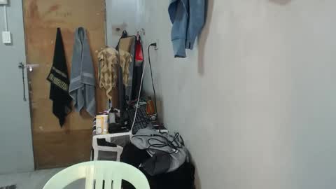 Snapshot of urpinoyasianx chatting on March 3, 2026, 11:49 am Mel online show from March 3, 2026, 11:49 am