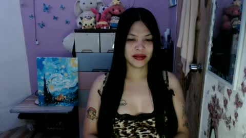 hi im kim online show from June 25, 2026, 11:15 am