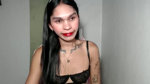 ursweet_zeviixx online show from November 14, 2025, 9:30 am