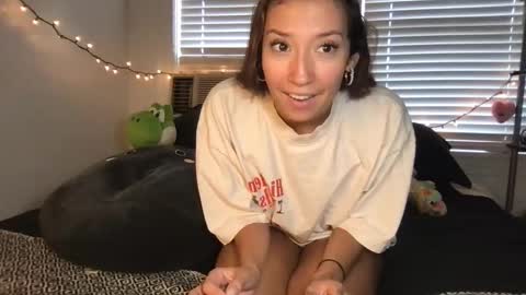 Lily online show from October 1, 2025, 3:07 pm