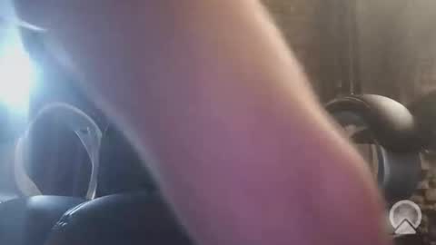 urukai79 online show from November 25, 2025, 10:37 am