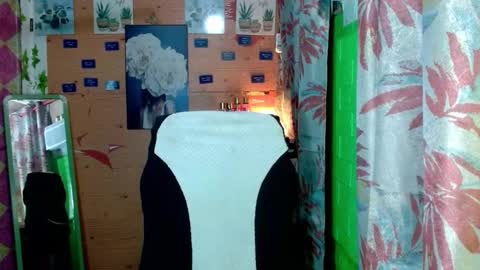 YOURGIRLCAMILLA online show from February 24, 2026, 6:33 am