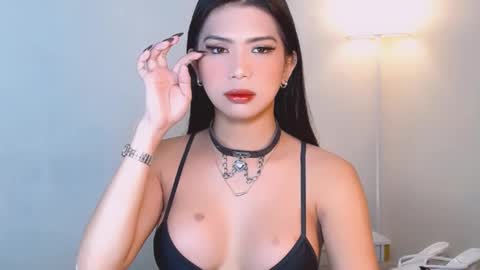 urwildest_margaret online show from February 2, 2026, 8:13 am