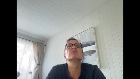 Snapshot of usablemale chatting on October 7, 2025, 4:37 pm P online show from October 7, 2025, 4:37 pm