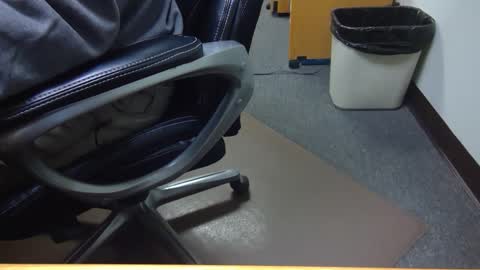 Snapshot of useemie chatting on January 13, 2025, 11:17 pm useemie online show from January 13, 2025, 11:17 pm