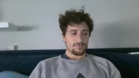 Snapshot of users1819 chatting on December 18, 2025, 8:31 am users1819 online show from December 18, 2025, 8:31 am