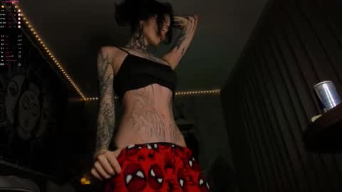 Snapshot of uwu_eva chatting on February 9, 2026, 7:40 pm Eva online show from February 9, 2026, 7:40 pm