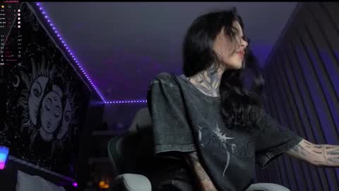 Snapshot of uwu_eva chatting on February 17, 2026, 5:08 pm Eva online show from February 17, 2026, 5:08 pm