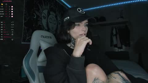 Snapshot of uwu_eva chatting on March 3, 2026, 5:30 pm Eva online show from March 3, 2026, 5:30 pm