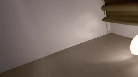 uwvvlvip online show from April 27, 2026, 1:25 am