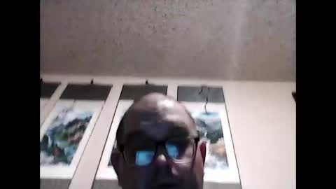 Snapshot of vadgesmasher chatting on March 6, 2026, 4:42 am vadgesmasher online show from March 6, 2026, 4:42 am