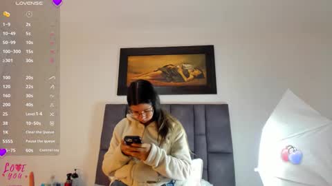 Vahiolet smith online show from April 10, 2026, 3:12 am