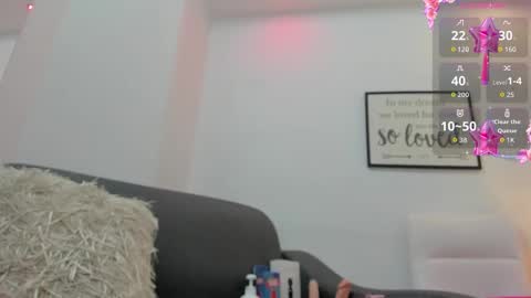 vainilla_heart online show from October 22, 2025, 3:07 am