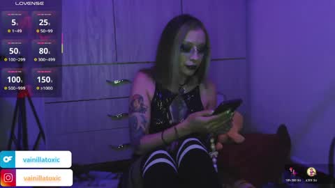 Vainilla Independent model online show from March 8, 2026, 1:47 am