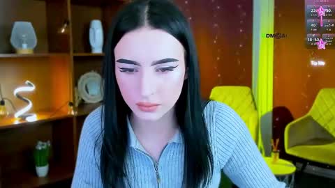 vaiolet_lovely online show from April 21, 2026, 6:55 pm