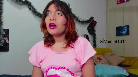 Vaiolet1314 online show from January 6, 2025, 12:37 am