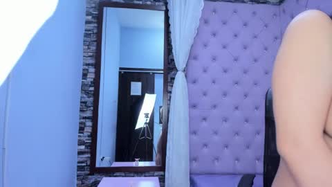 Snapshot of valen_lopeez chatting on February 6, 2026, 4:21 pm valen lopeez online show from February 6, 2026, 4:21 pm