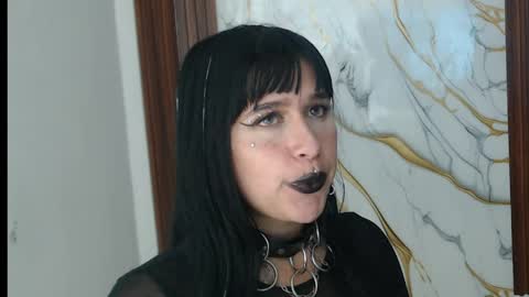 valen_ross7 online show from April 13, 2026, 6:02 pm