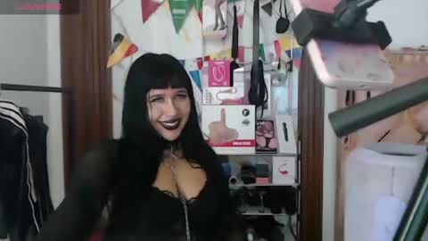 Snapshot of valen_ross7 chatting on July 10, 2026, 2:52 pm valen_ross7 online show from July 10, 2026, 2:52 pm