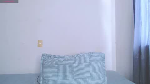 IG-valen mendoza99  twitter valenthompson99 online show from December 4, 2025, 7:11 pm