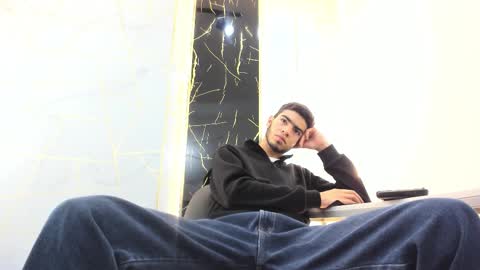 VALENTIN  online show from March 25, 2026, 3:23 am