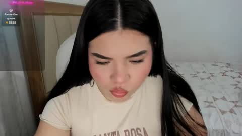 valentina_anzuate online show from February 18, 2025, 4:48 pm