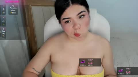 valentina_anzuate online show from March 3, 2025, 7:17 pm