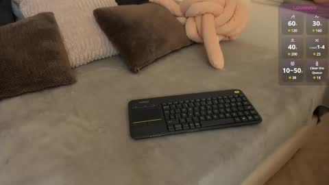 Snapshot of valentina_m17 chatting on March 5, 2025, 10:32 pm VALENTINA online show from March 5, 2025, 10:32 pm