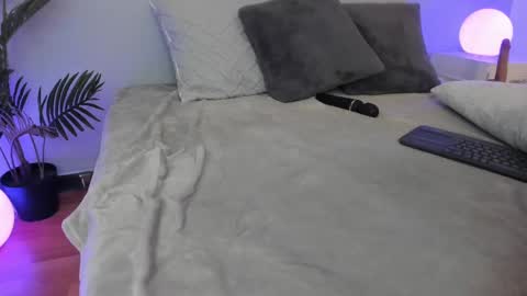 Snapshot of valentina_m17 chatting on March 12, 2025, 2:52 am VALENTINA online show from March 12, 2025, 2:52 am