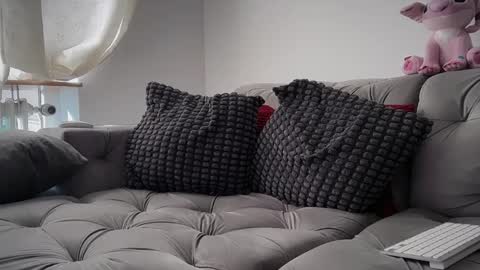 Valentina online show from April 8, 2026, 8:25 am