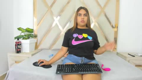 valentinaasm online show from March 31, 2026, 12:49 pm
