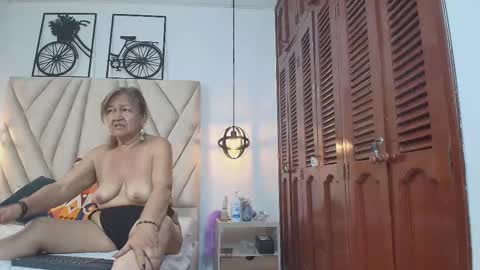 Snapshot of valentinadiazz1 chatting on March 11, 2025, 11:04 pm Ana online show from March 11, 2025, 11:04 pm