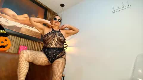 Snapshot of valentinadiazz1 chatting on October 7, 2025, 12:02 pm Ana online show from October 7, 2025, 12:02 pm