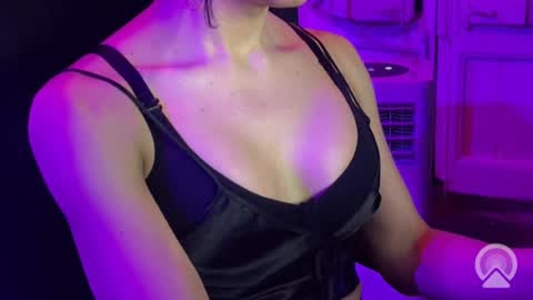 valentinasmilets online show from August 8, 2026, 2:14 am