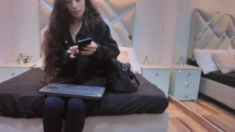 VALENTINA online show from June 1, 2026, 11:34 am