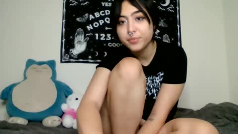 Snapshot of valentineyittk chatting on December 17, 2024, 2:12 am ValentineKitty online show from December 17, 2024, 2:12 am