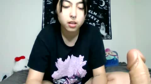 Snapshot of valentineyittk chatting on December 22, 2024, 2:17 am ValentineKitty online show from December 22, 2024, 2:17 am