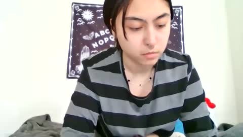 Snapshot of valentineyittk chatting on December 25, 2024, 8:17 pm ValentineKitty online show from December 25, 2024, 8:17 pm