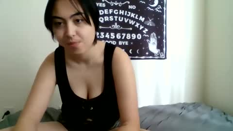 Snapshot of valentineyittk chatting on December 31, 2024, 6:13 pm ValentineKitty online show from December 31, 2024, 6:13 pm