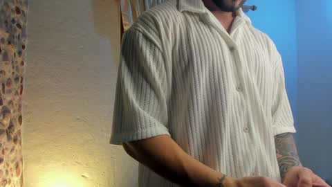 valentino online show from December 30, 2024, 11:49 pm