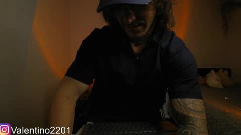 Snapshot of valentino_2201 chatting on April 3, 2026, 1:58 am Valentino - 15 OFF valentino2201 online show from April 3, 2026, 1:58 am