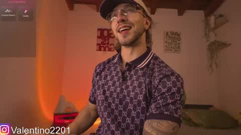 Snapshot of valentino_2201 chatting on May 8, 2026, 2:28 am Valentino - 15 OFF valentino2201 online show from May 8, 2026, 2:28 am